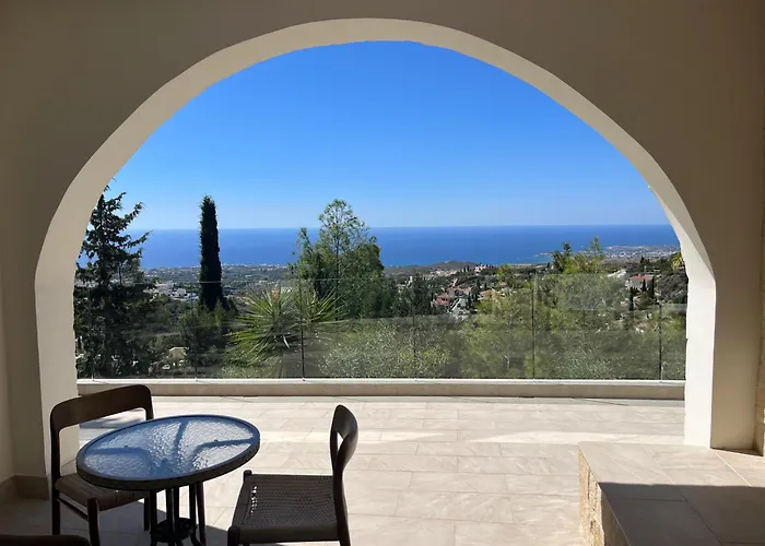 Eirini Kamares Luxury Sea View