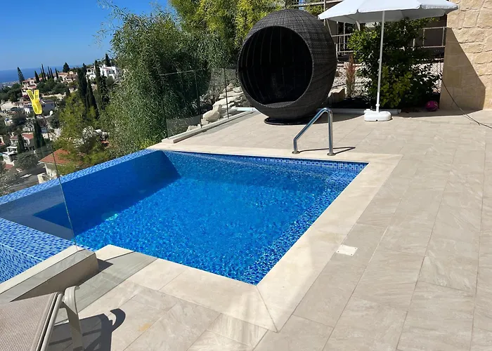 Eirini Kamares Luxury Sea View