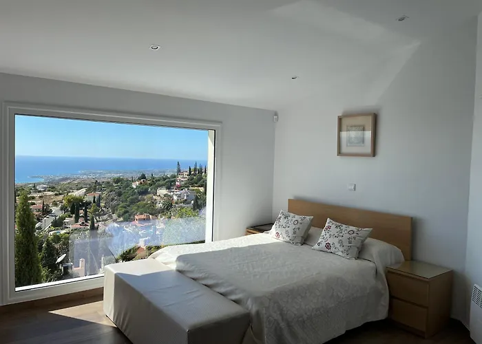 Eirini Kamares Luxury Sea View *