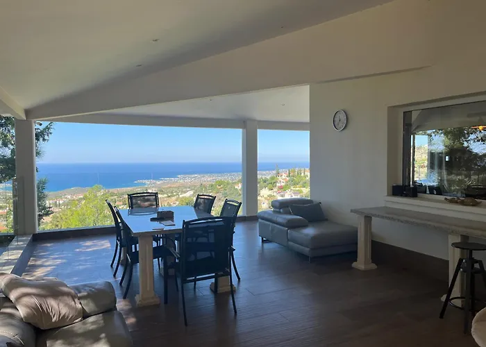 Eirini Kamares Luxury Sea View 别墅