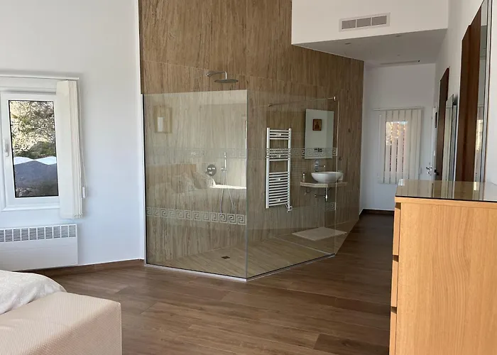 Eirini Kamares Luxury Sea View